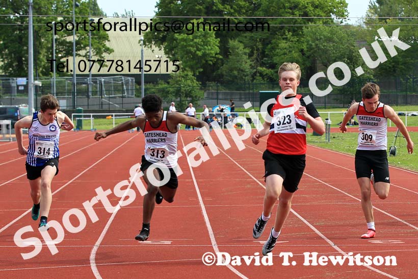 Men and Boys 100 metres, 2022 North Eastern Track and Field Champs., Middlesbrough. David T. Hewitson/Sports for All Pics